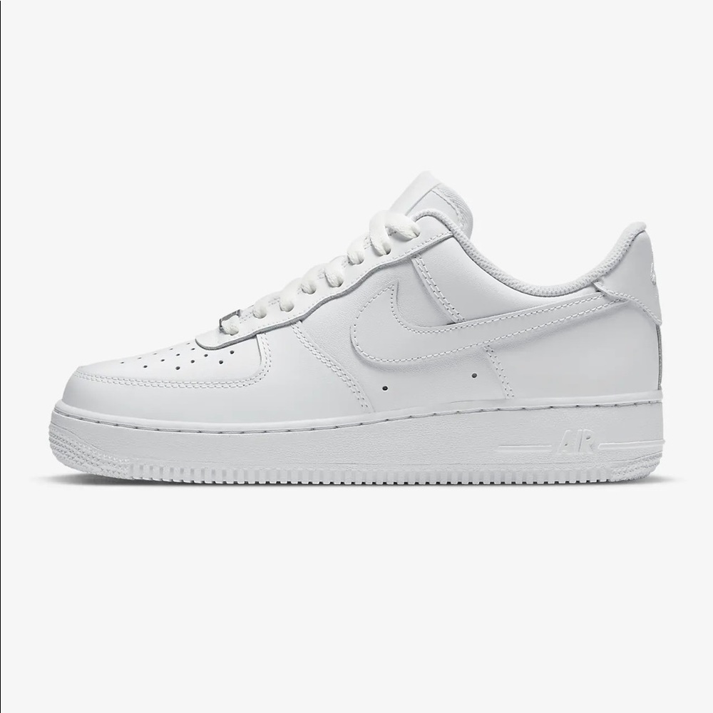 NIKE AIR FORCE 1 ‘07